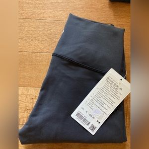 Lululemon Wunder Under Leggings size 4